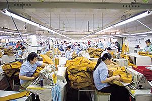 上海工場の様子。ミャンマーにも工場がある。