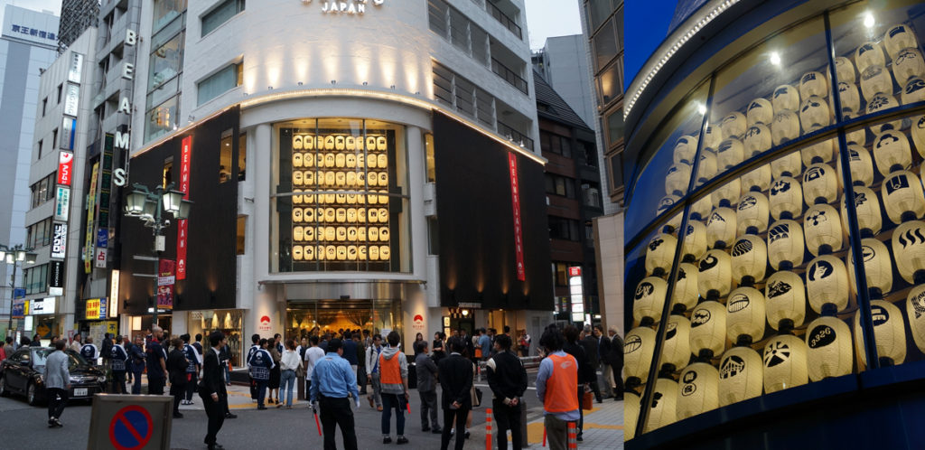 BEAMS JAPAN新宿店のファサード。伝統的なちょうちんが都会に存在感を主張している。