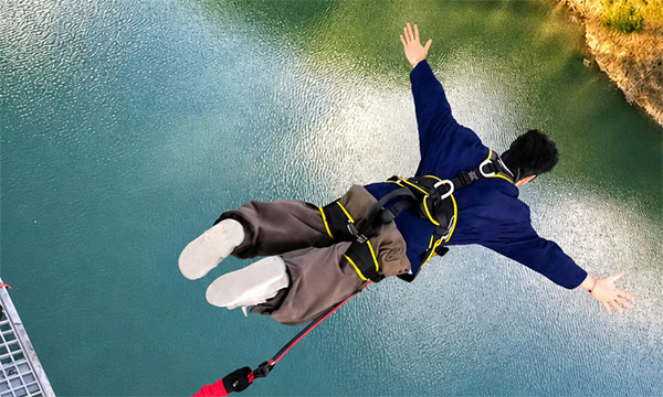ダム湖を「遊び場」に　地形を活かした重力系アクティビティ｜Gravity Park Ibaraki株式会社